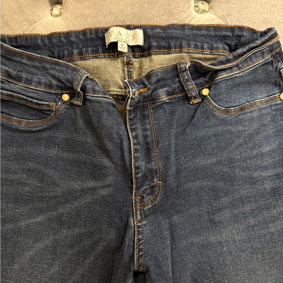 Joan VASS Slim Fit Stretch Straight-Leg Denim Jeans – Flattering & Comfortable! - Picture 3 of 3